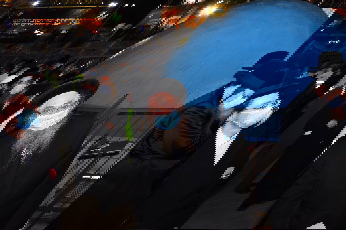 ההדלקה של האדמו"ר מבאיאן במירון • צפו