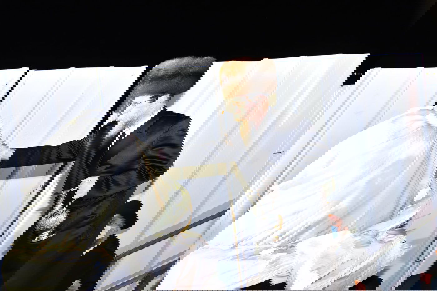 ההדלקה של האדמו"ר מבאיאן במירון • צפו