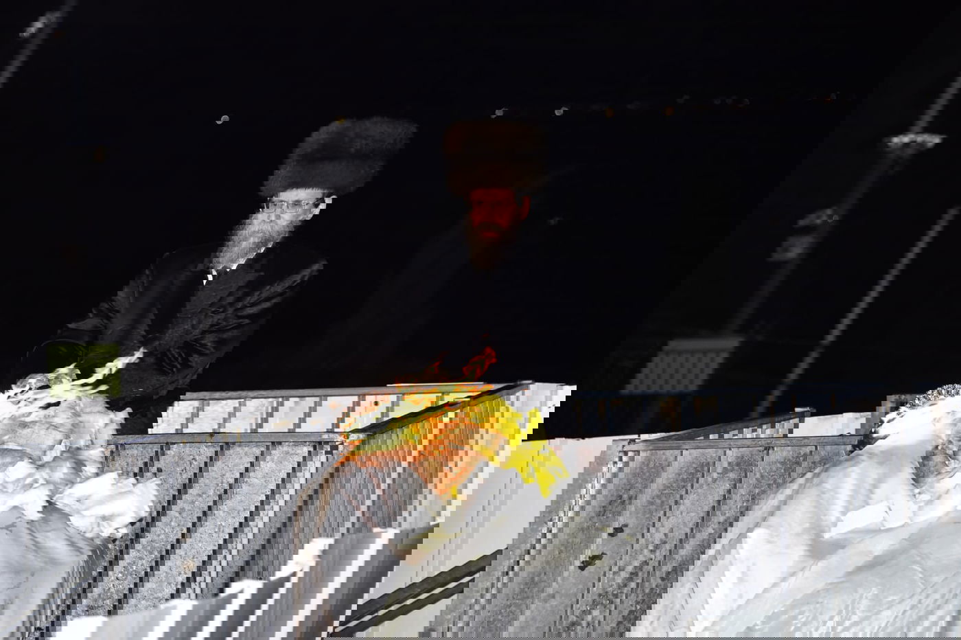 ההדלקה של האדמו"ר מבאיאן במירון • צפו