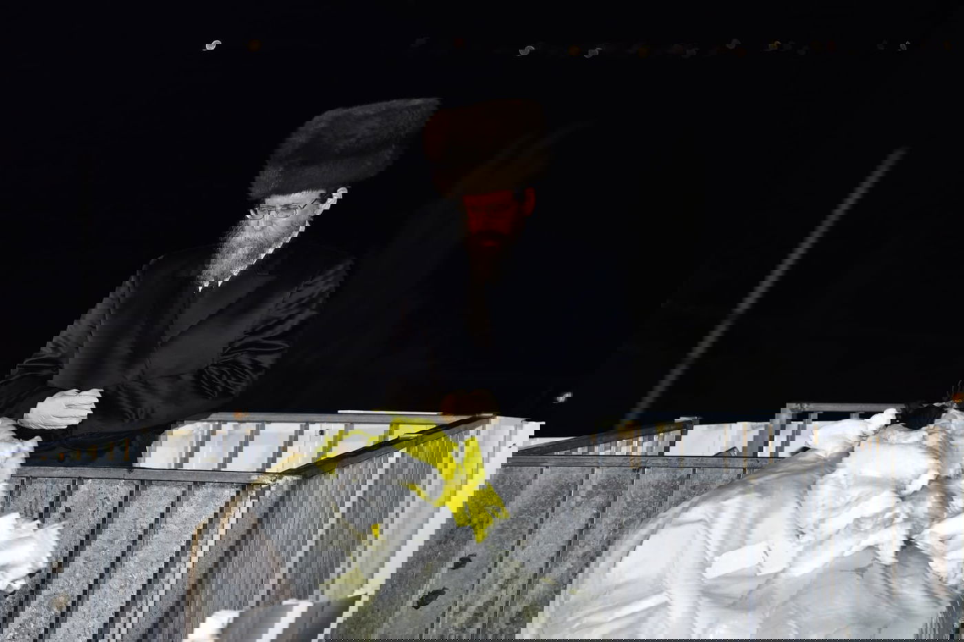 ההדלקה של האדמו"ר מבאיאן במירון • צפו