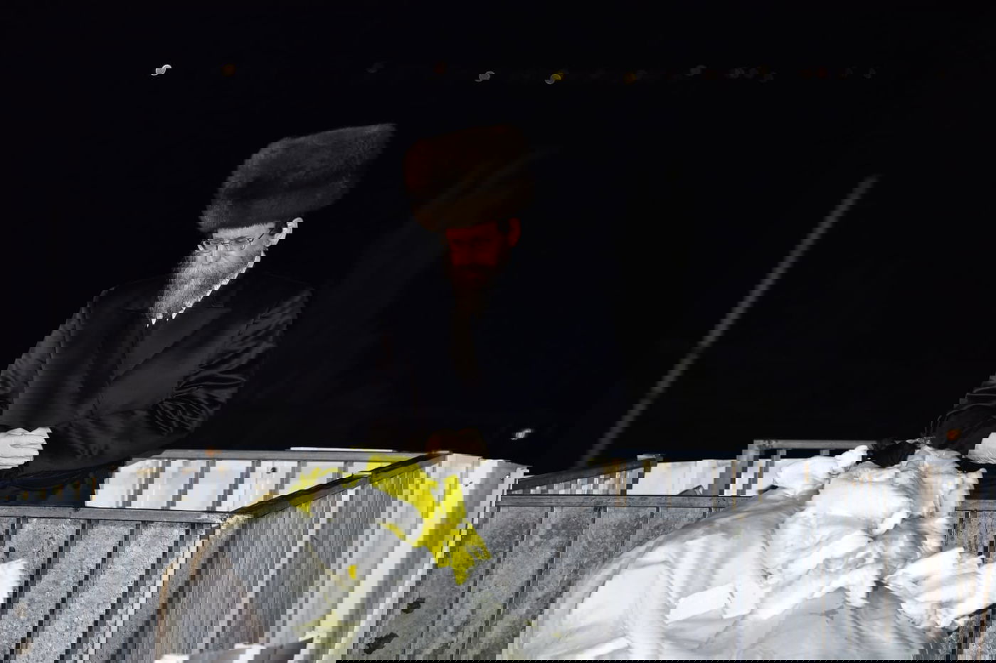 ההדלקה של האדמו"ר מבאיאן במירון • צפו