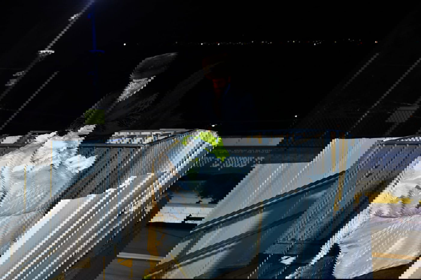 ההדלקה של האדמו"ר מבאיאן במירון • צפו