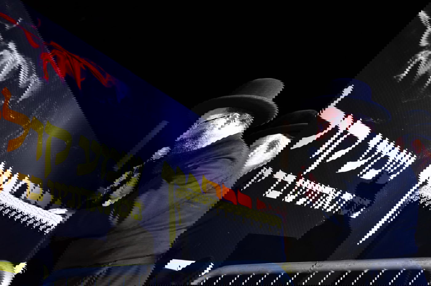 ההדלקה של האדמו"ר מבאיאן במירון • צפו