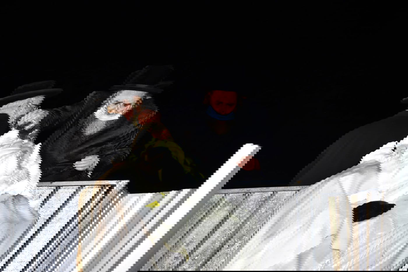 ההדלקה של האדמו"ר מבאיאן במירון • צפו