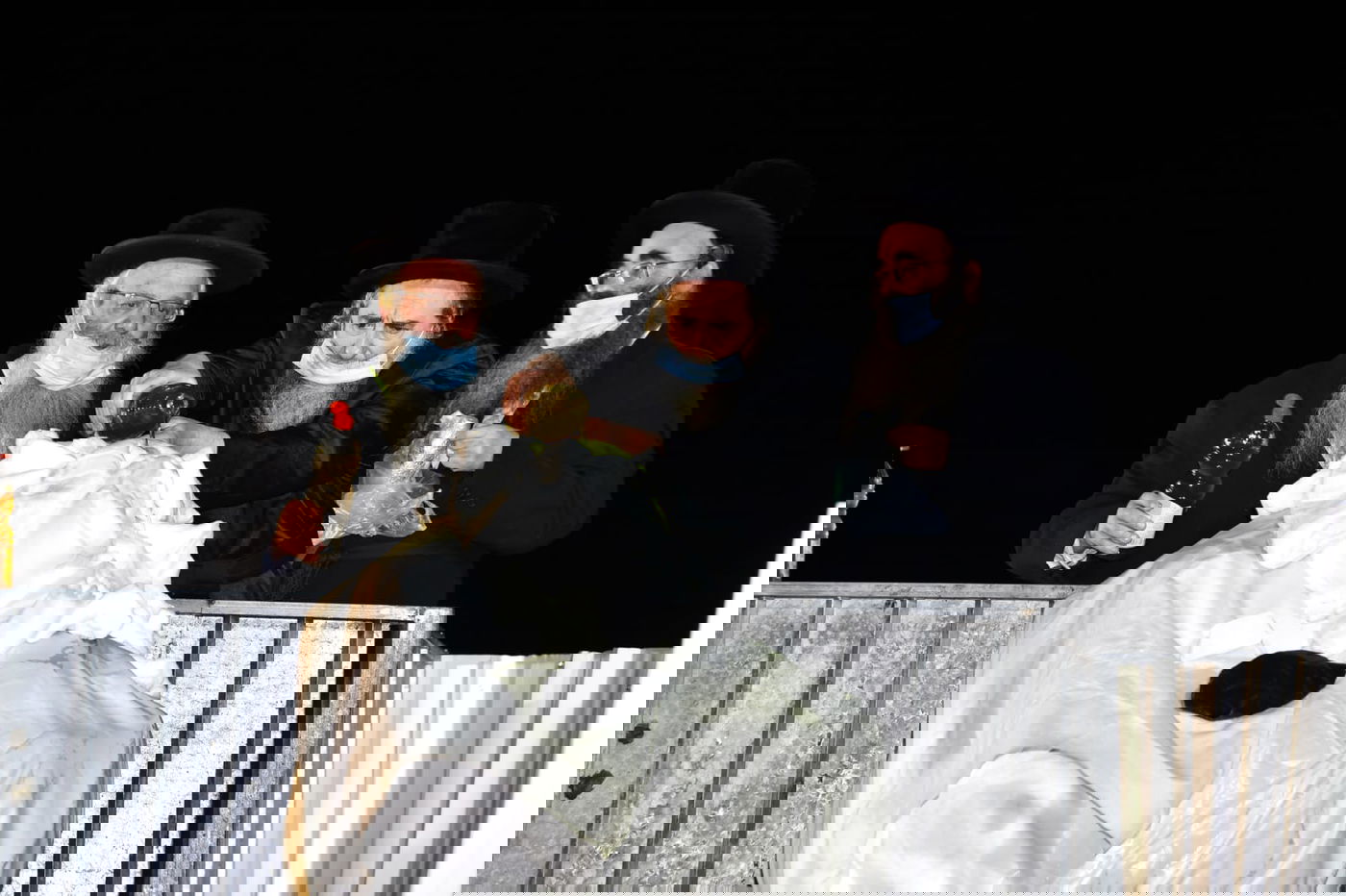 ההדלקה של האדמו"ר מבאיאן במירון • צפו