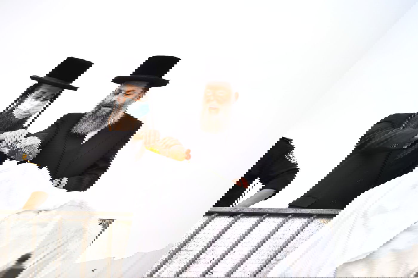 ההדלקה של האדמו"ר מבאיאן במירון • צפו