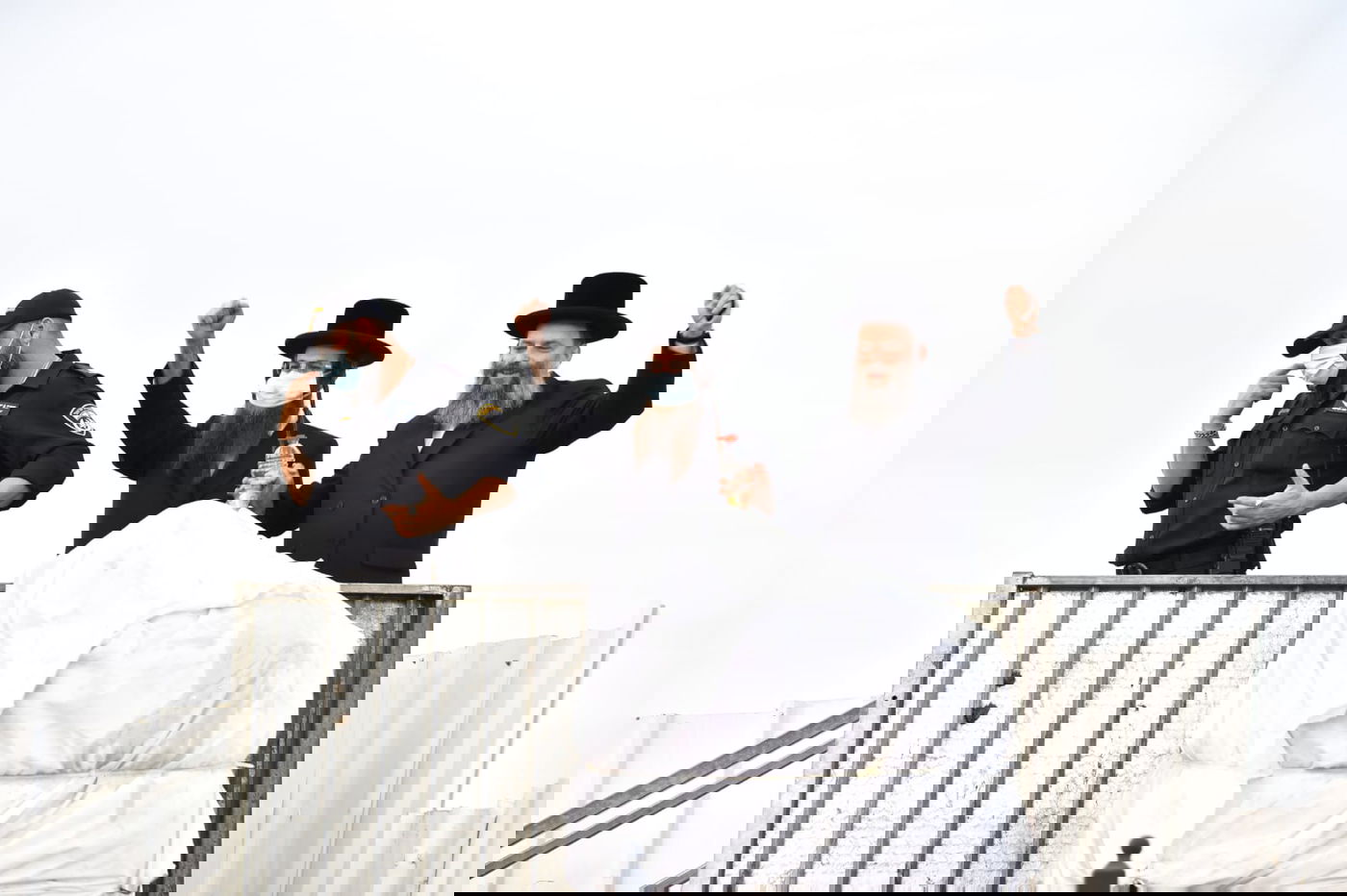 ההדלקה של האדמו"ר מבאיאן במירון • צפו