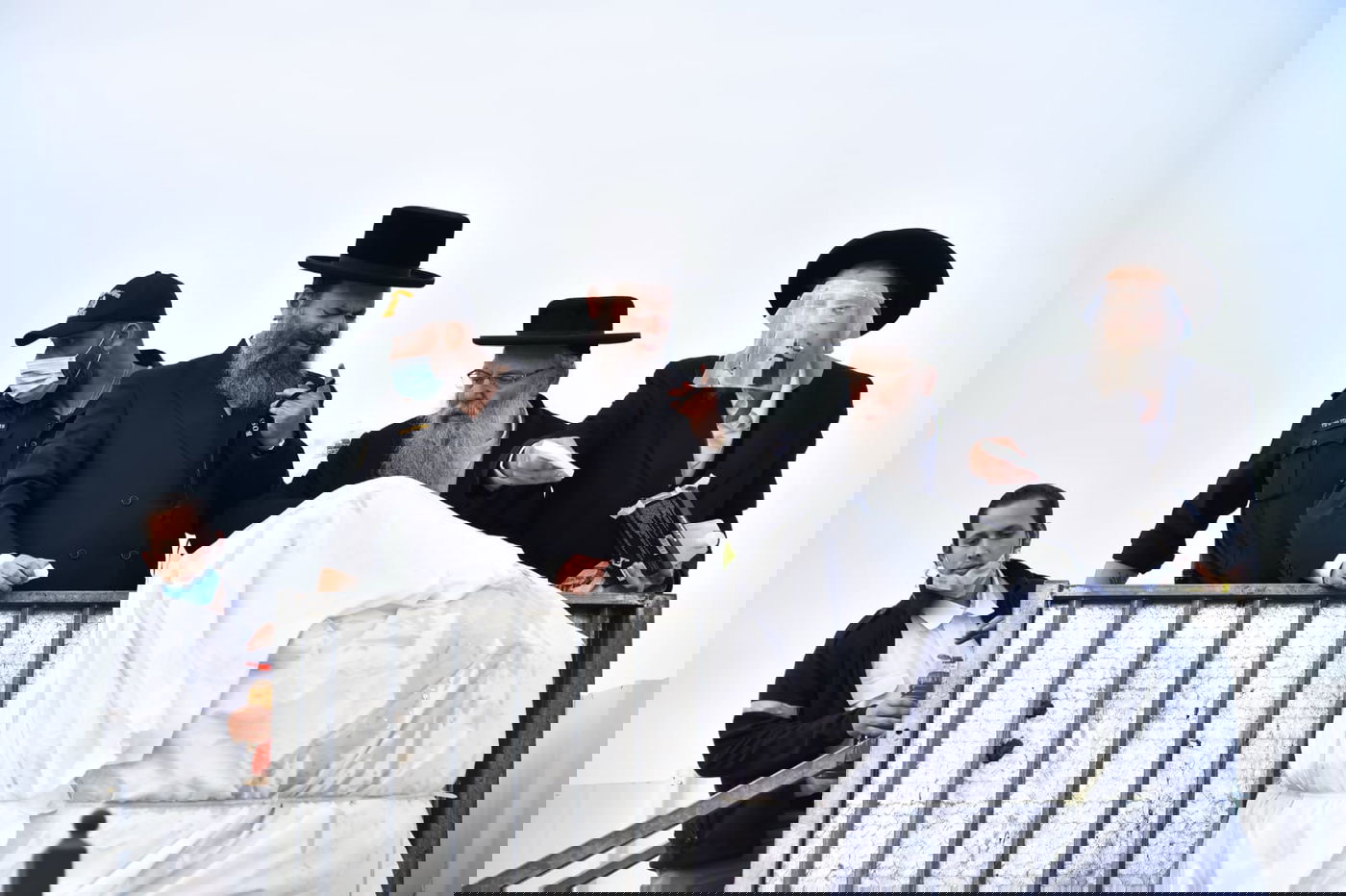 ההדלקה של האדמו"ר מבאיאן במירון • צפו