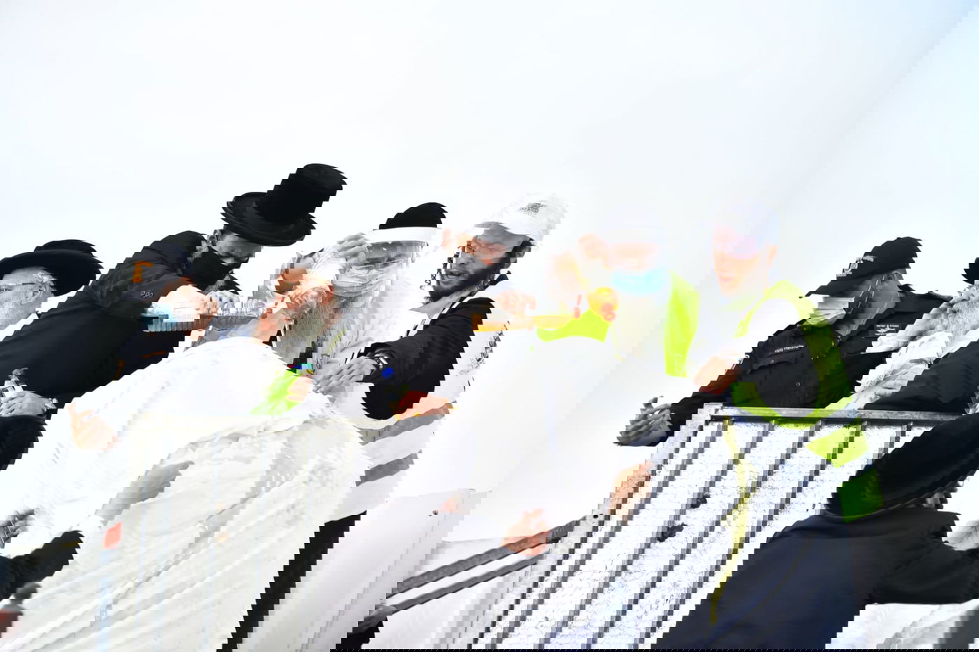 ההדלקה של האדמו"ר מבאיאן במירון • צפו