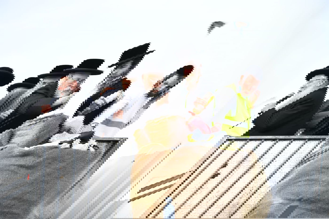 ההדלקה של האדמו"ר מבאיאן במירון • צפו