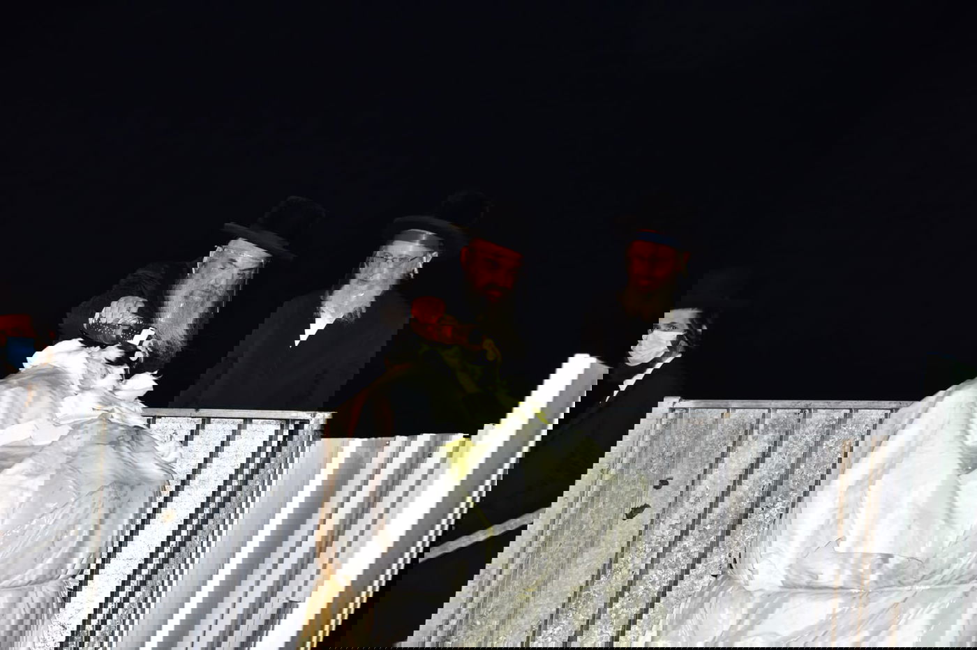 ההדלקה של האדמו"ר מבאיאן במירון • צפו