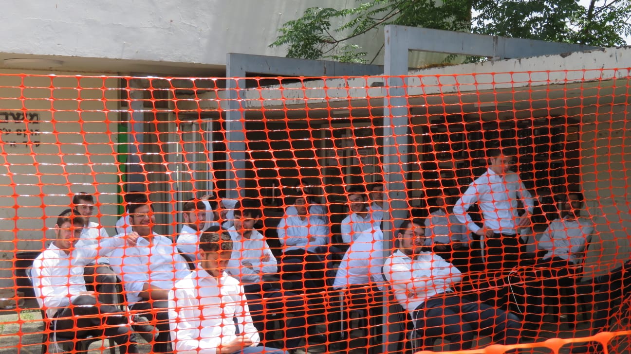 תיעוד: ראש הישיבה מסר שיעור ל'קפסולות'