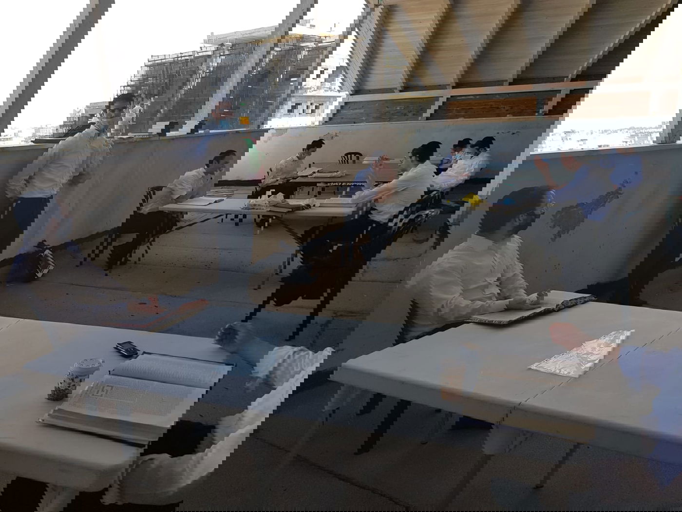 ה'ריתחא דאורייתא' של תלמידי ישיבת חברון, בבית מדרש מאולתר