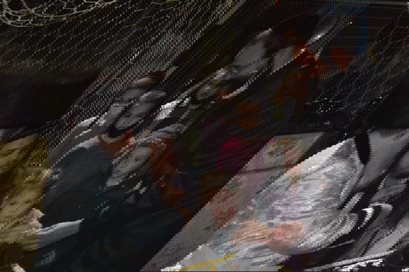 האדמו"ר מנדבורנה - ביתר במעמד ההדלקה וה'חלאקה'. צפו