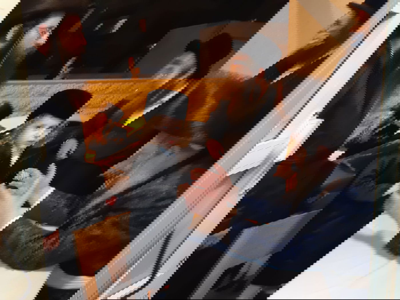 צפו: הרבי מפרמישלאן ערך הדלקה וחלאקה