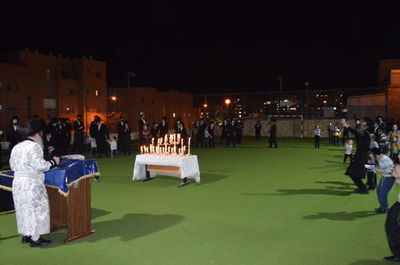 האדמו"ר מנדבורנה - ביתר במעמד ההדלקה וה'חלאקה'. צפו