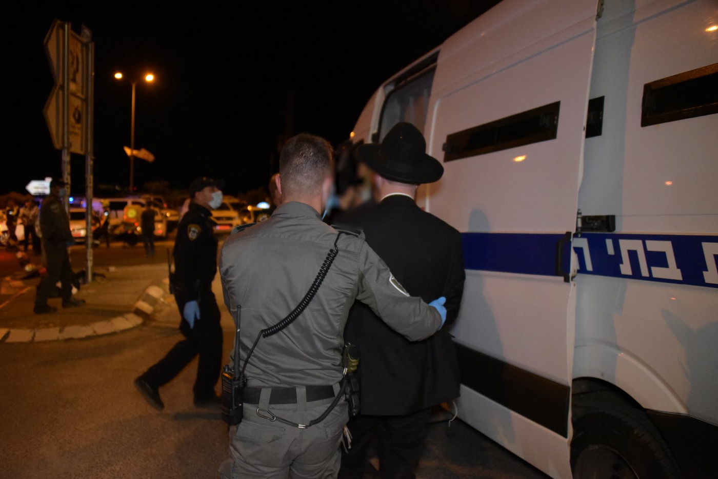 317 מתפרעים שוחררו לאחר שקיבלו דו"ח; 3 עדיין עצורים