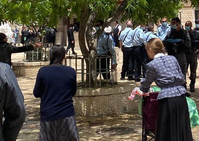 תושבי מאה שערים ב'קבלת פנים' למפקד החדש