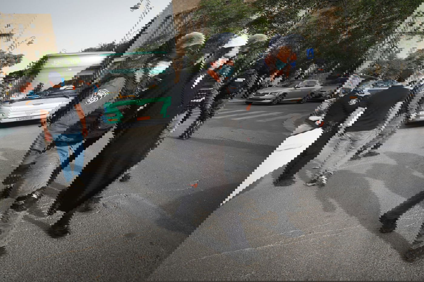 כוחות משטרה פרצו לבית כנסת של קיצונים