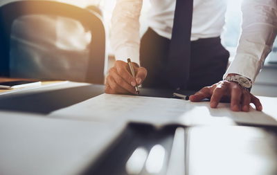 האם יש איסור להיות שכיר בגלל... "עבדות"?