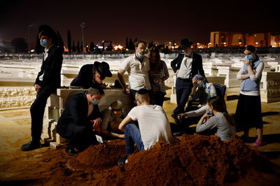 הם ממאנים להיפרד - אנחנו נדאג ליתומים!