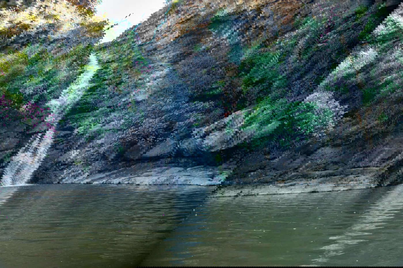 לפי ההנחיות: סיור מצולם בנחל יהודיה