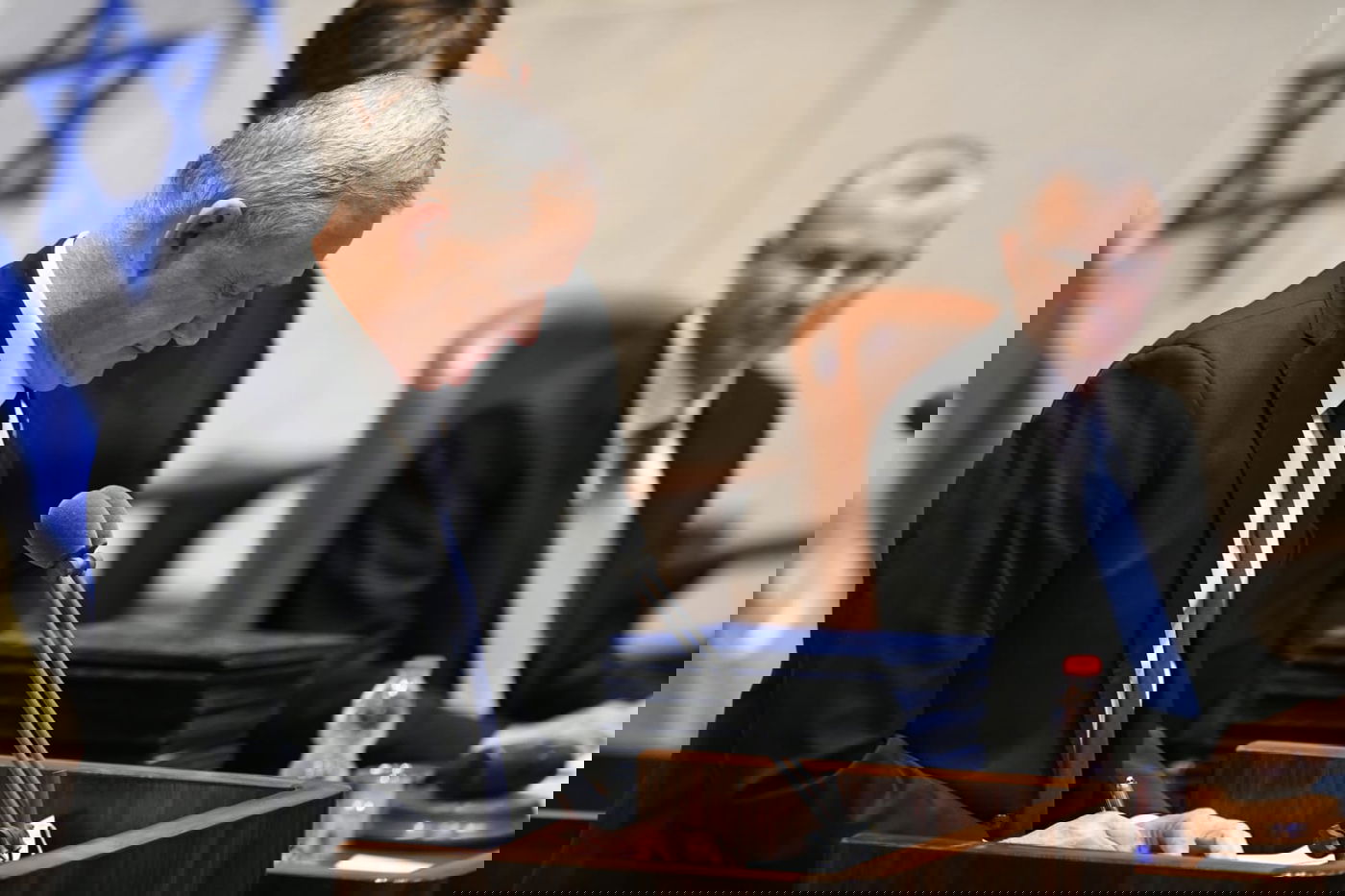 ממשלת האחדות יוצאת לדרך • נתניהו: "שמת לב שהתרגשתי?"