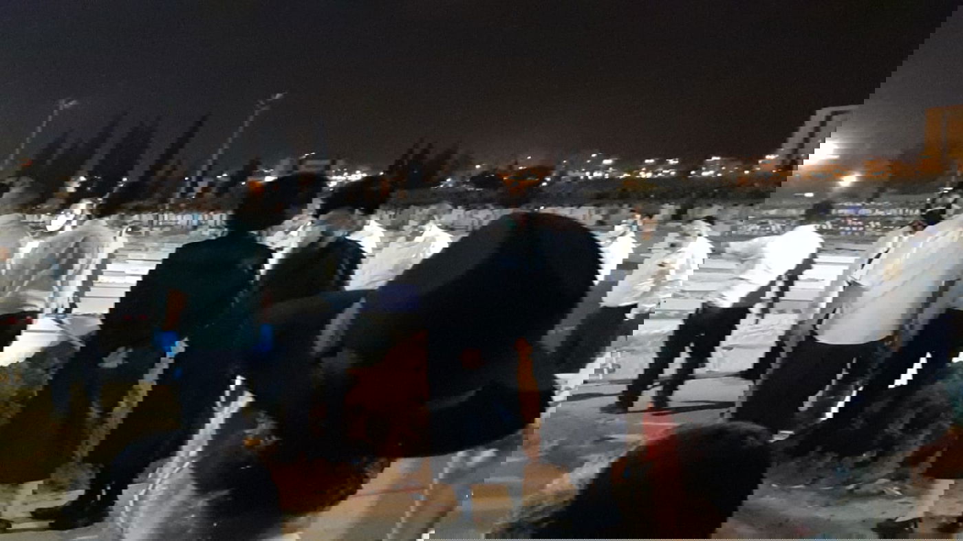 "אבא, נשארנו לבד": הלוויתו של הרב רפי שיינפלד ז"ל