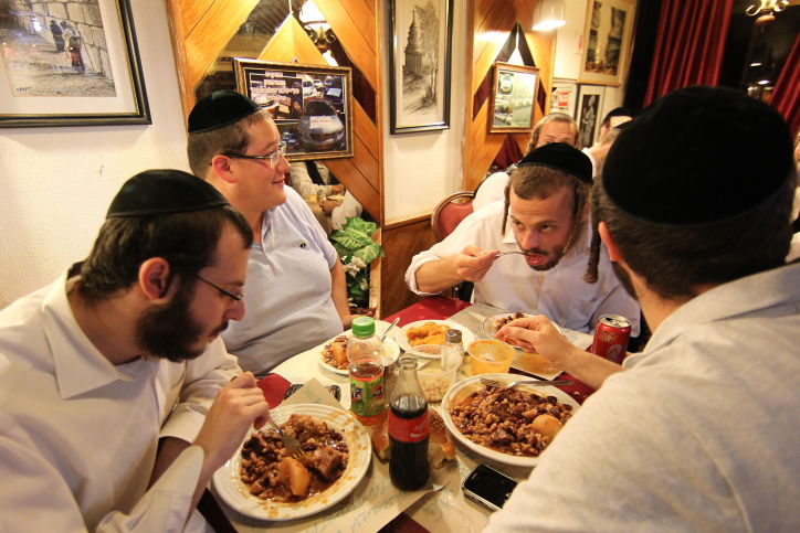 זהו המתווה לפתיחת המסעדות והבריכות