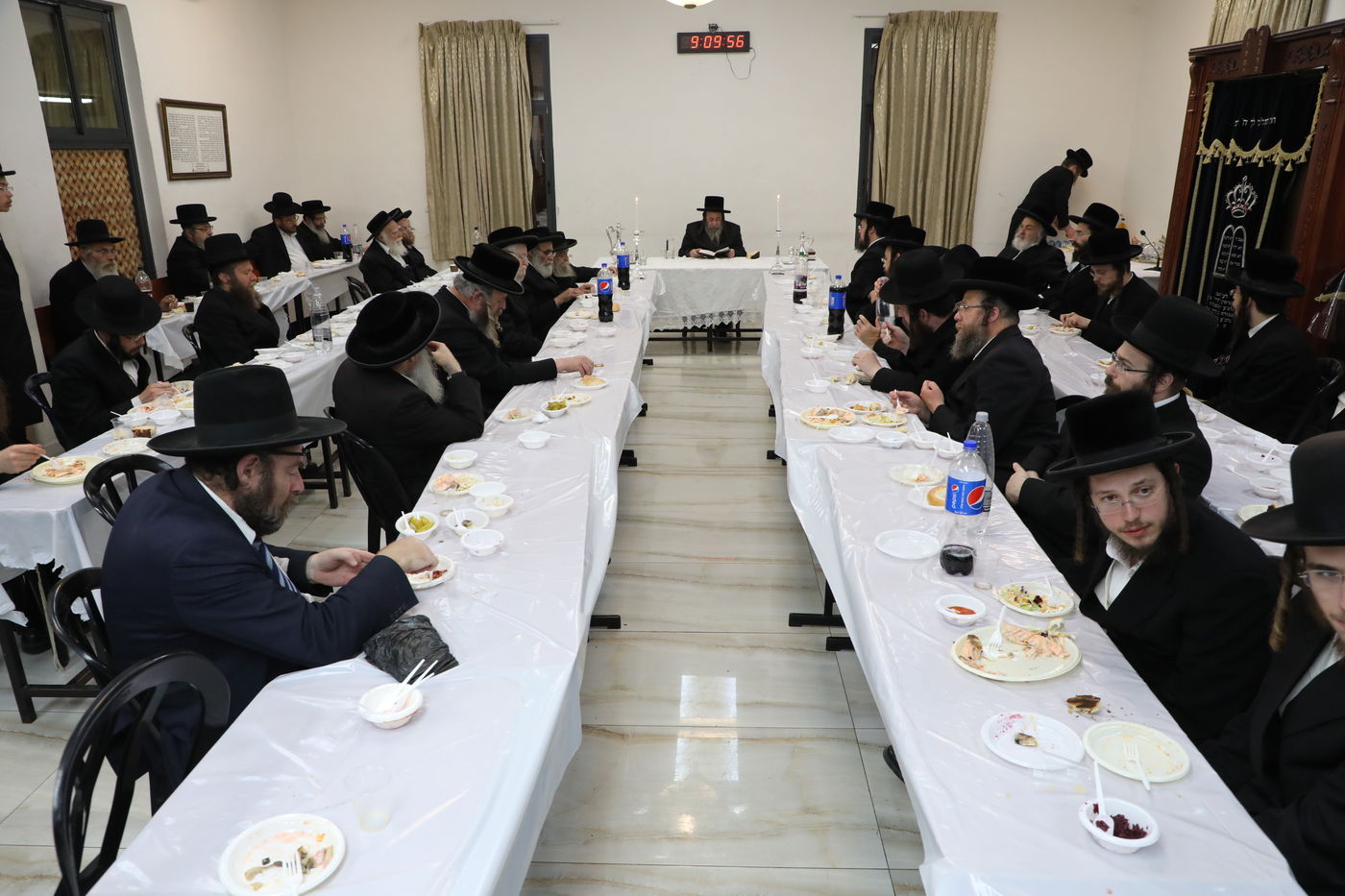 האדמו"ר מזוועהיל ערך 'טיש' ועלה להר הזיתים