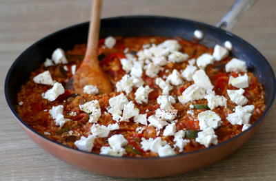 יותר טוב מפסטה: פתיתים עם רוטב עגבניות מתובל וגבינת פטה