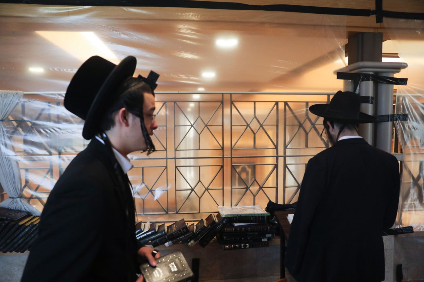 מבט מבפנים: הקפסולה בישיבת קמניץ • צפו