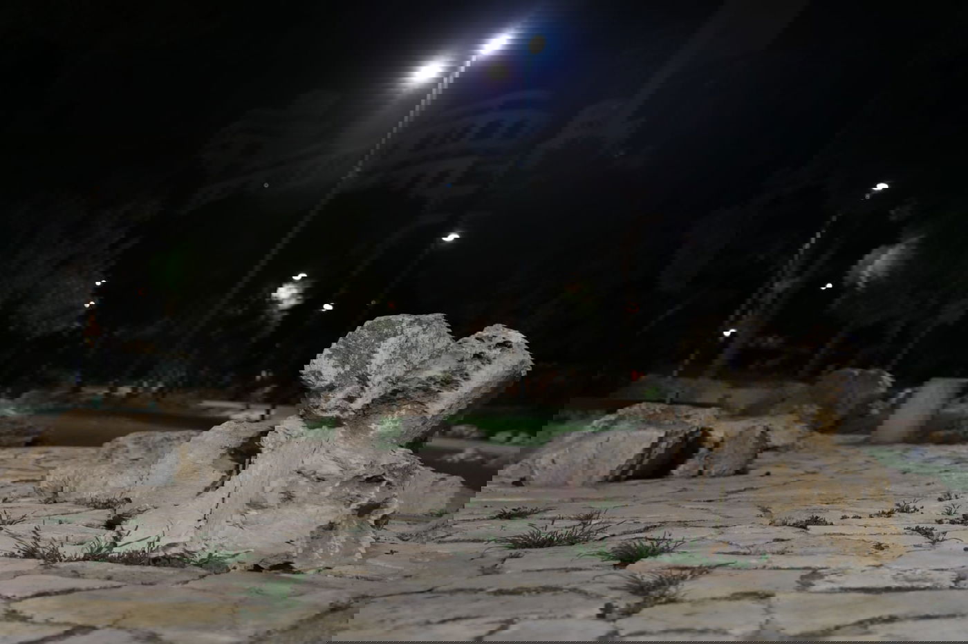 איך נראה גן העצמאות בלילה בזמן שרב? • צפו