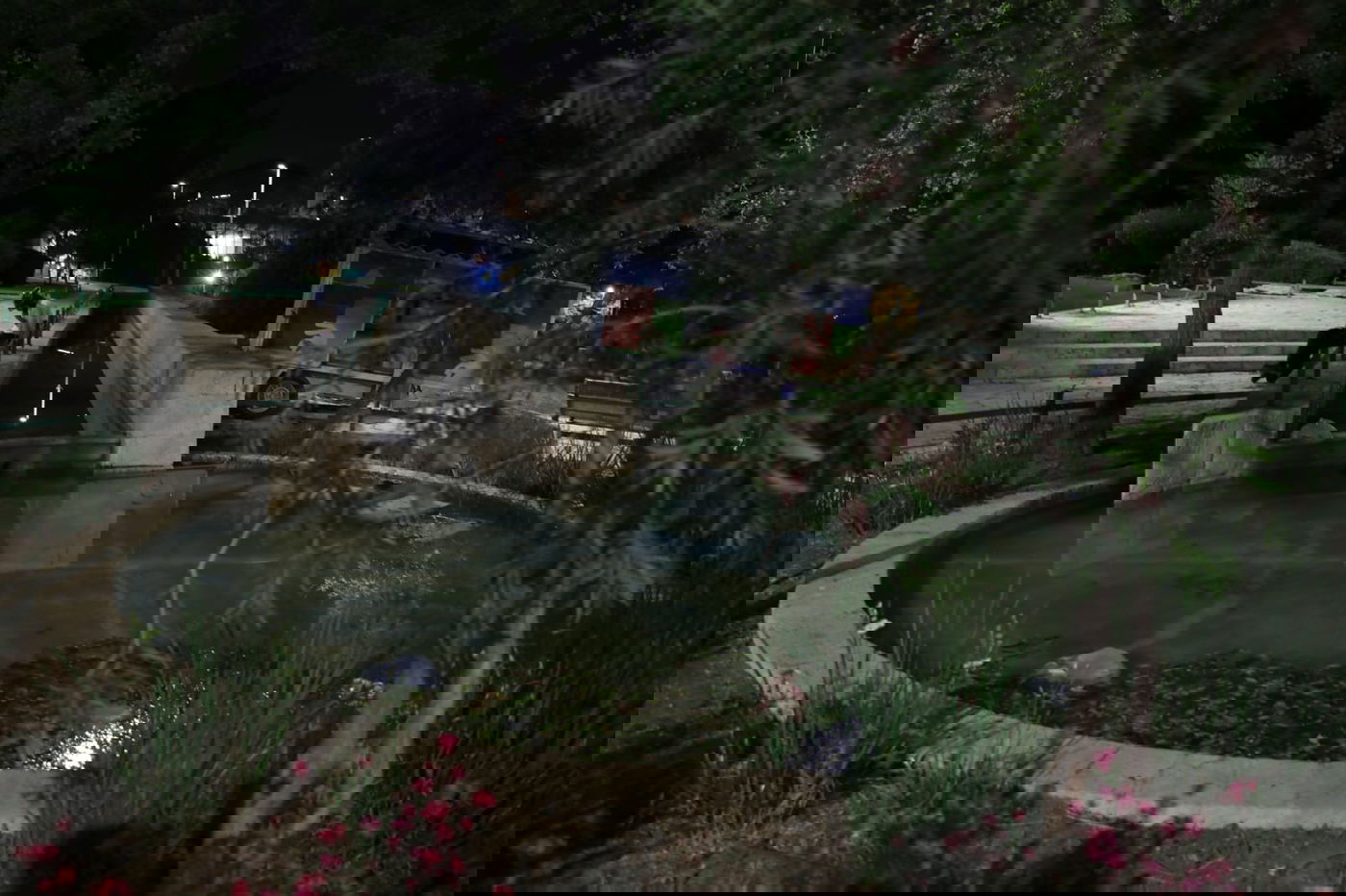 איך נראה גן העצמאות בלילה בזמן שרב? • צפו