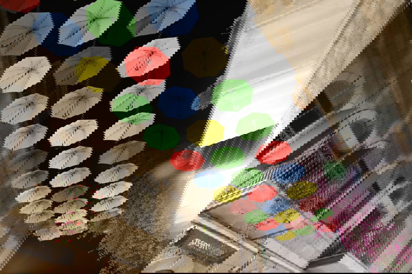 איך נראה גן העצמאות בלילה בזמן שרב? • צפו