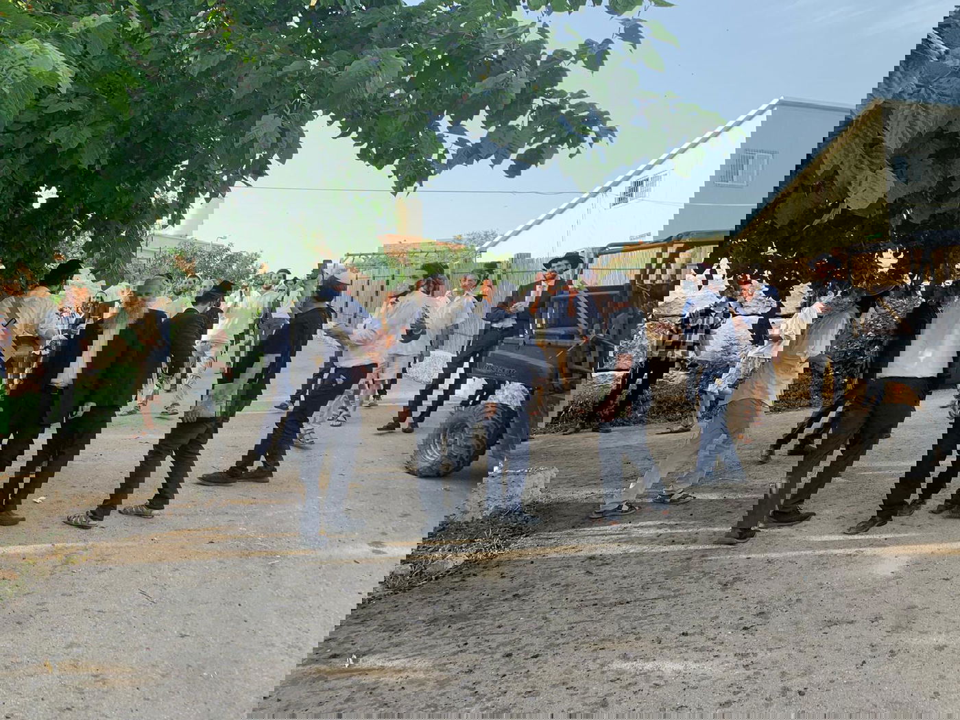 כשה'מזרחן' אירח בביתו טקס  חתונה  • צפו