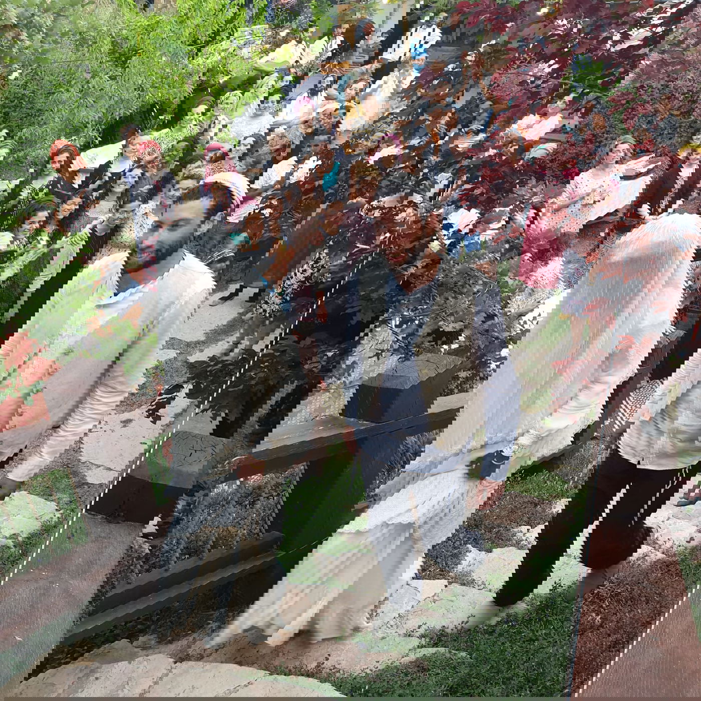 כשה'מזרחן' אירח בביתו טקס  חתונה  • צפו