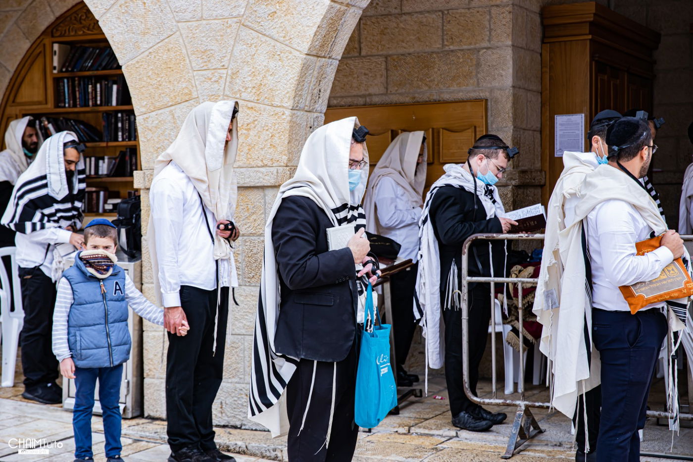 ערב שבועות: צפו בגלריה מהכותל המערבי