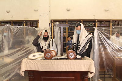 הקב"ה בעט אותנו מבית הכנסת / טור דעה