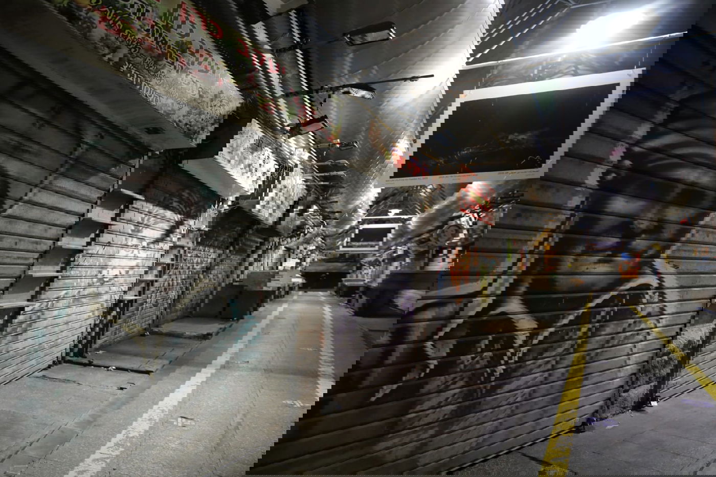 כך נראה 'מחנה יהודה' לפנות בוקר • גלריה