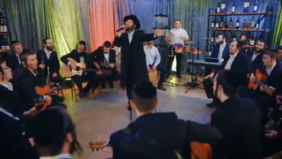 מוטי גולדמן בסינגל קליפ חדש: 'שאבס טיש'