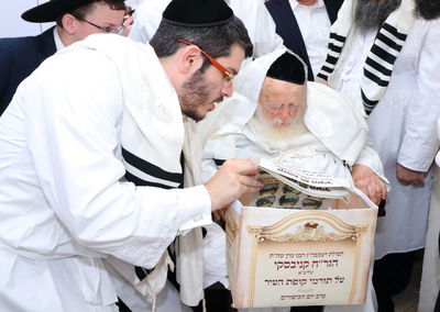 כותב השורות עם מרן שה"ת הגר"ח קניבסקי שליט"א