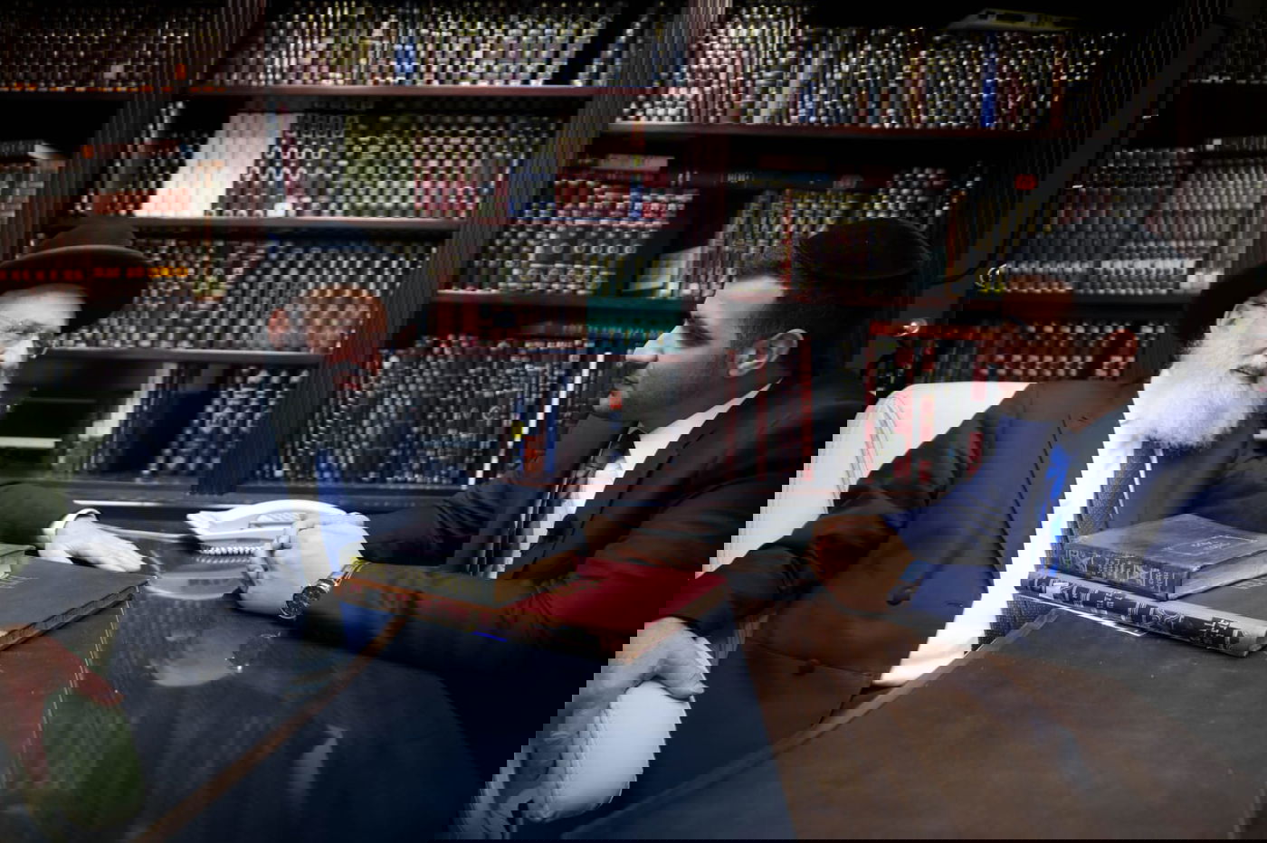 הגאון רבי ראובן אלבז בראיון ל'כיכר השבת'