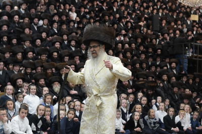 בתפילת שחרית: מכות ומעצרים בסאטמר