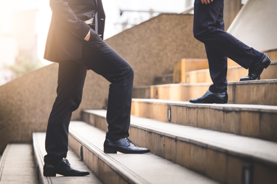 האם באמת צריך להגיע ל-10,000 צעדים מדי יום?