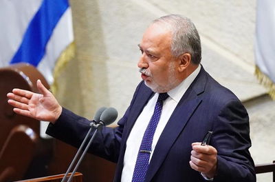 "החרדים  חיידקי מלריה? קדחת? קורונה?"