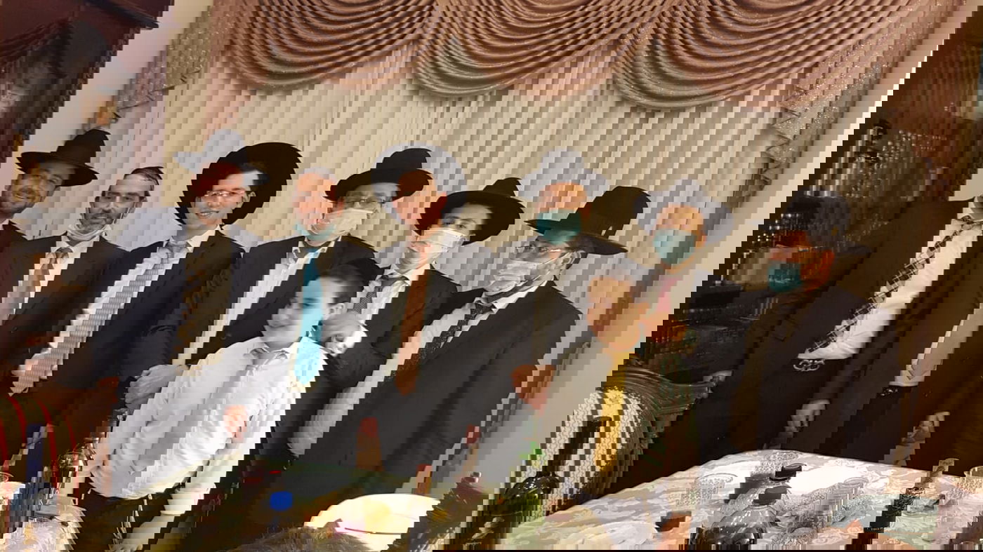 המשפחה בשמחת האירוסין