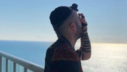 עומר אדם עטור תפילין