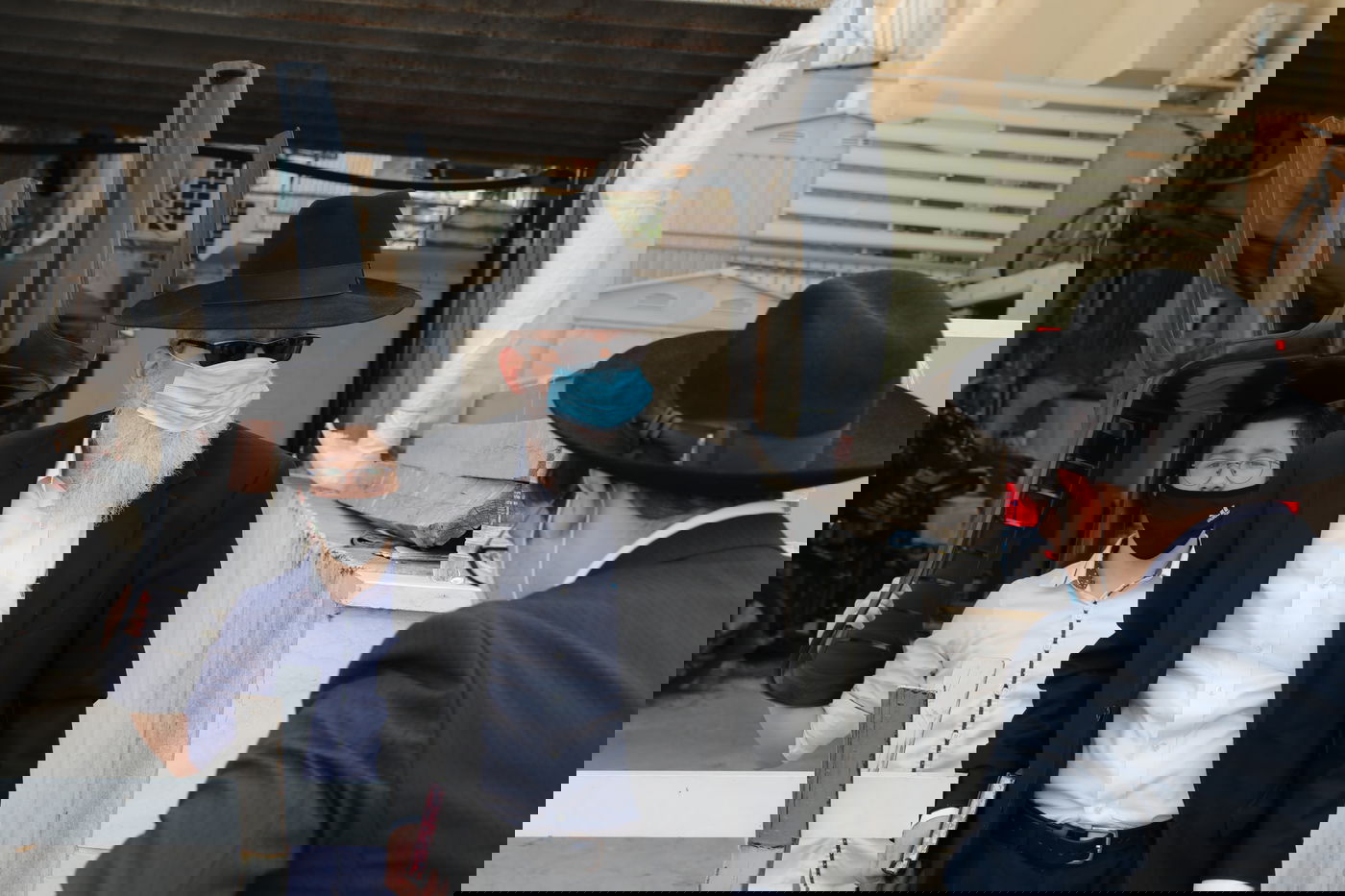 הספד על הרב עוזר דרורי: 'הפריע לו שנשים טיפלו בו כשהיה מונשם'