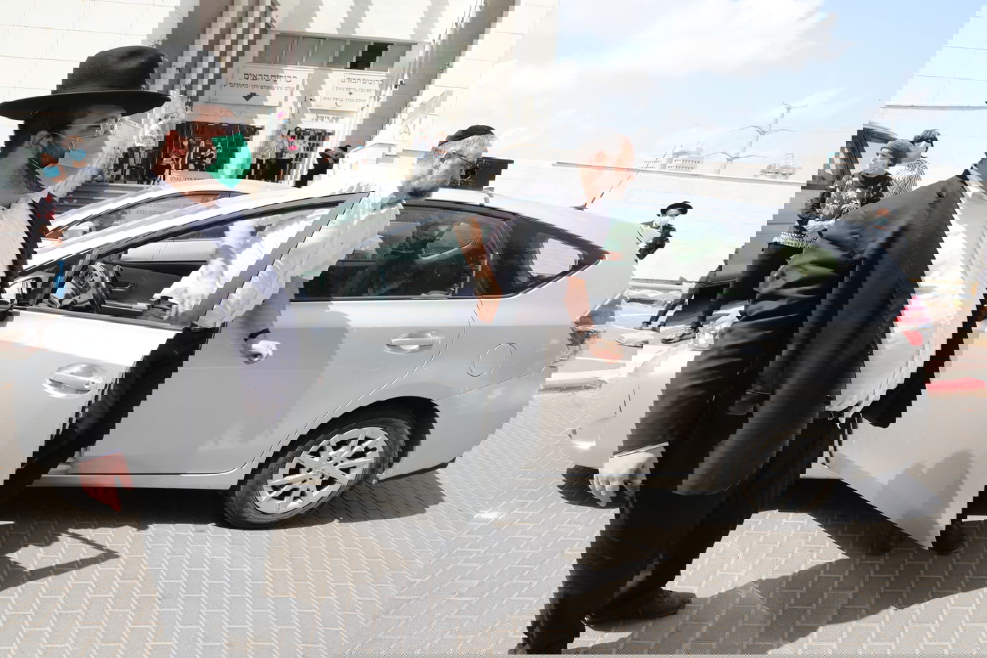 הספד על הרב עוזר דרורי: 'הפריע לו שנשים טיפלו בו כשהיה מונשם'